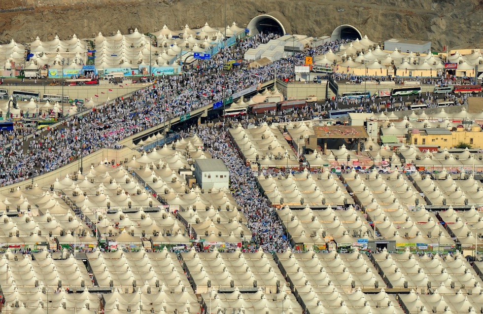 How Can Pilgrims Perform Hajj with Ease Using Nusuk Hajj Packages 2025